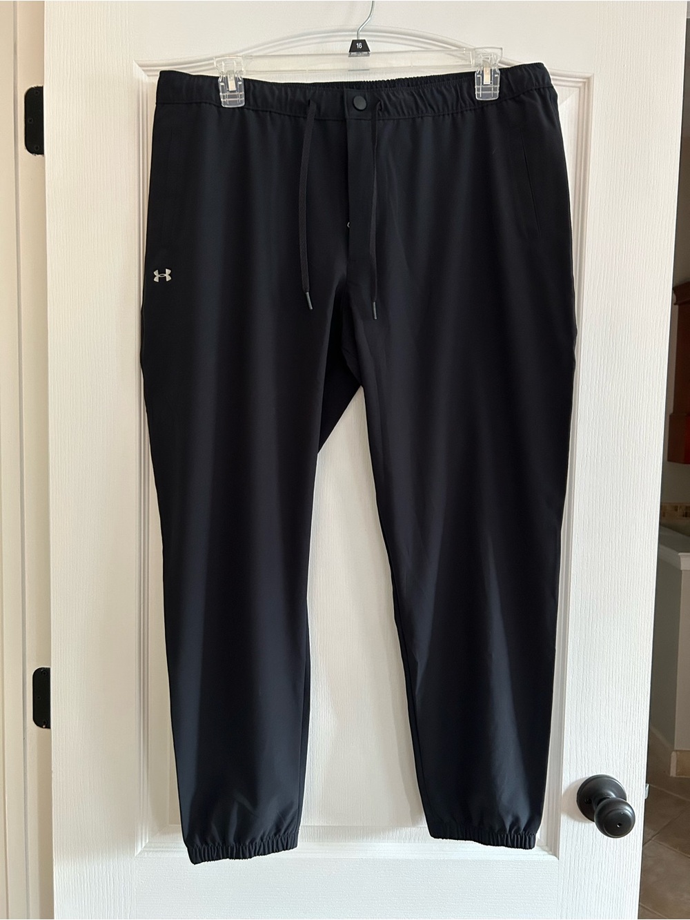 NWT New Under Armour Men's Black Athletic Joggers with Drawstring XL